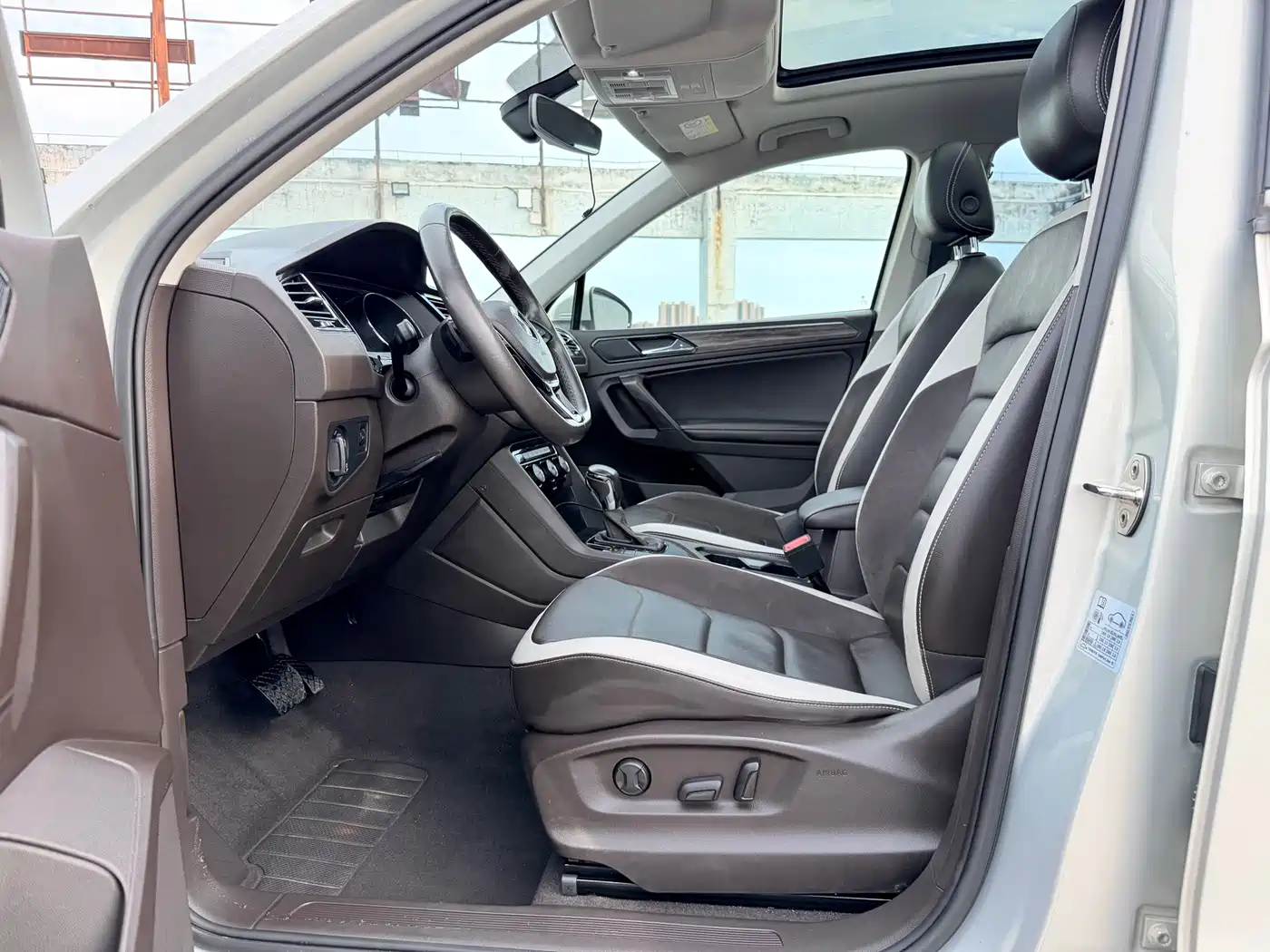 Volkswagen Tiguan L 2017 330TSI Automatic 2WD Luxury Edition фото 4