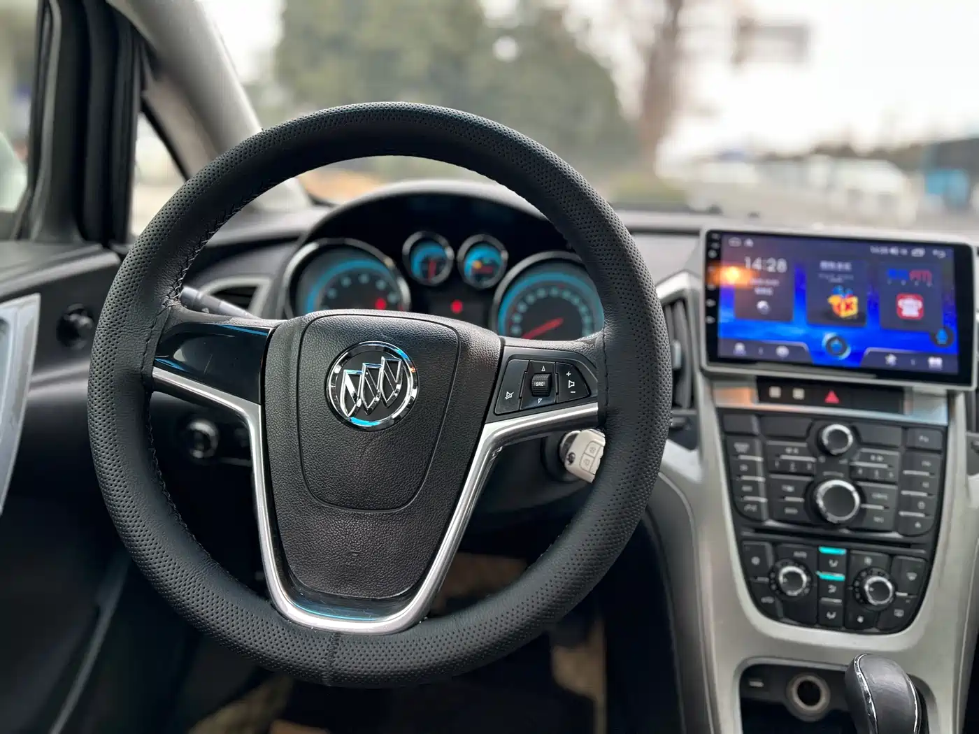 Buick Excelle 2013 Model XT 1.6L Automatic Comfort фото 13