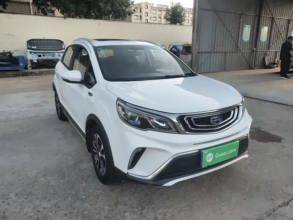 Фото 4 - Geely Vision X3