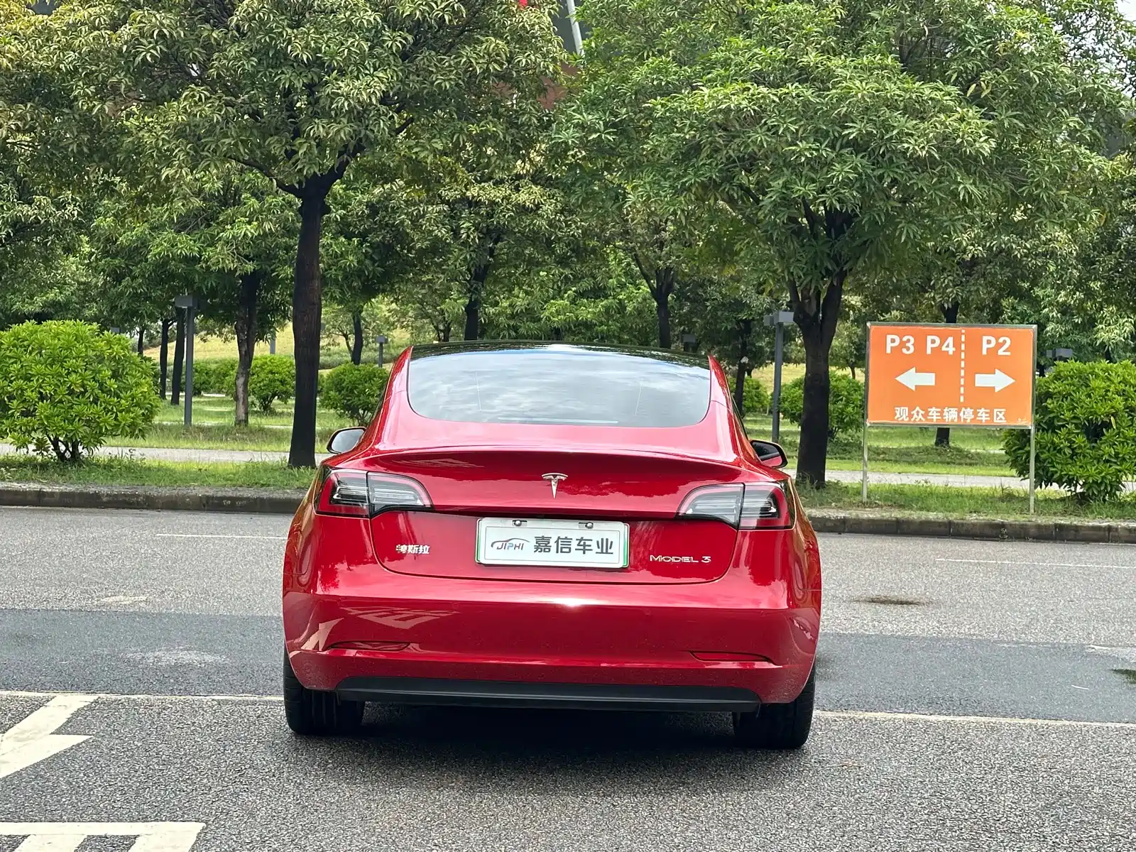 Фото 4 - Tesla Model 3