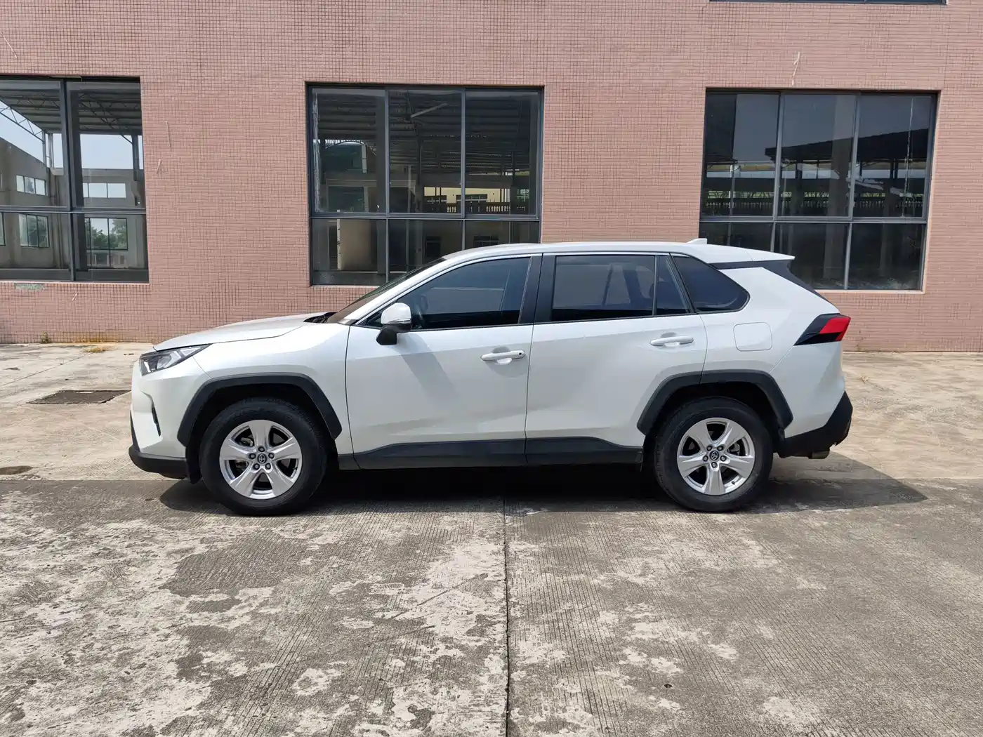 Toyota RAV4 2023 2023 2.0L CVT 2WD Urban Edition