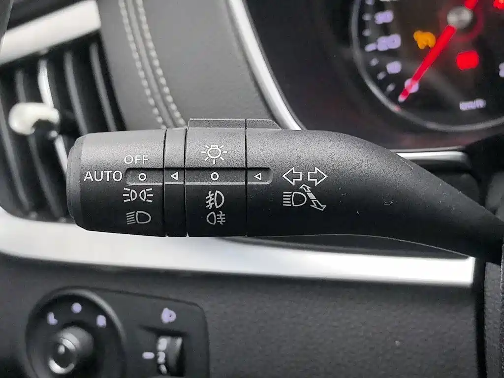 Фото 21 - Roewe RX5