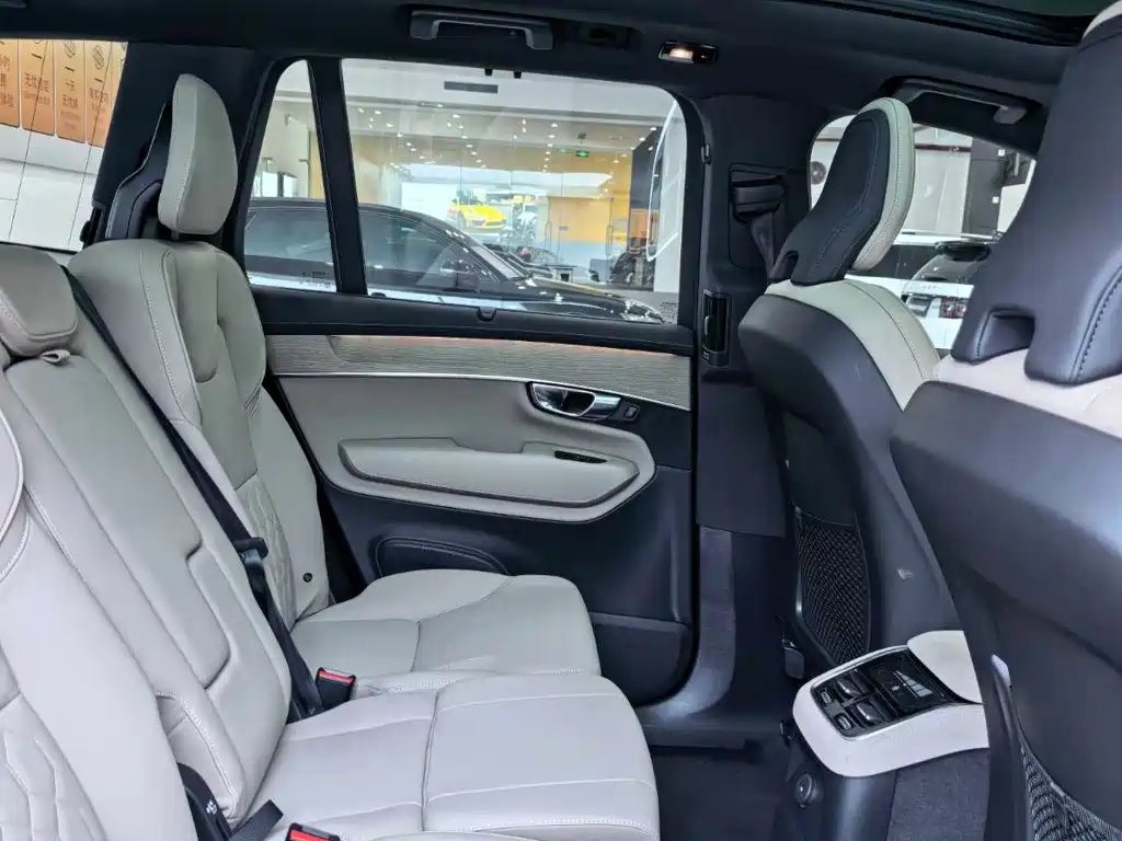 Volvo XC90 Plug-in Hybrid 2026 2025 Facelift T8 Intelligent Luxury 7-Seater
