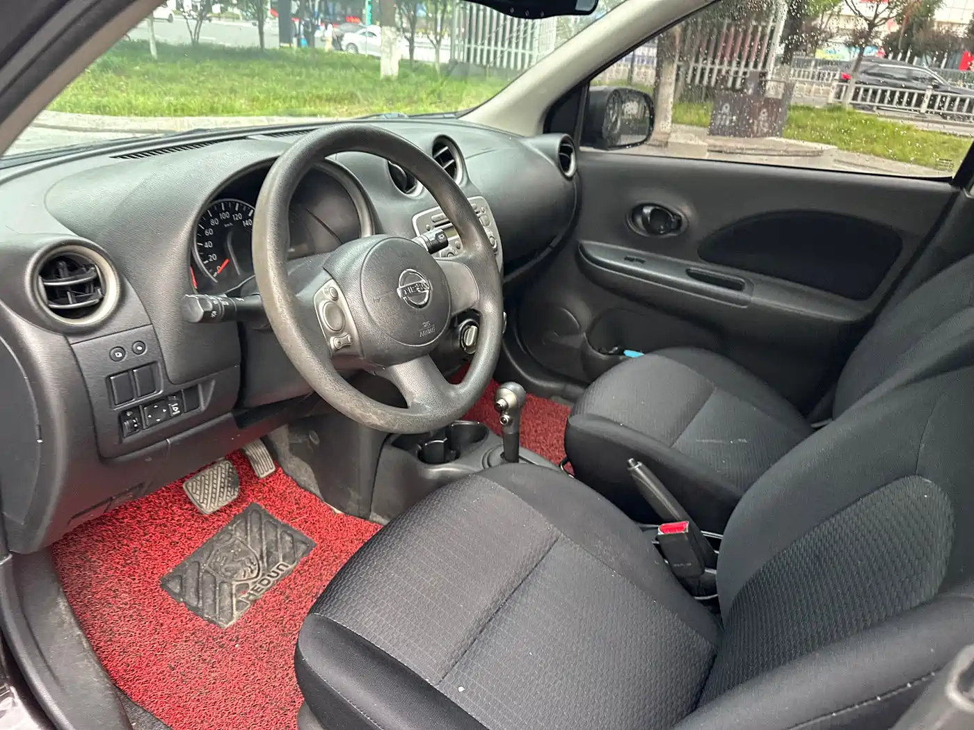 Nissan March 2011 2010 1.5L Automatic Easy Shine Edition