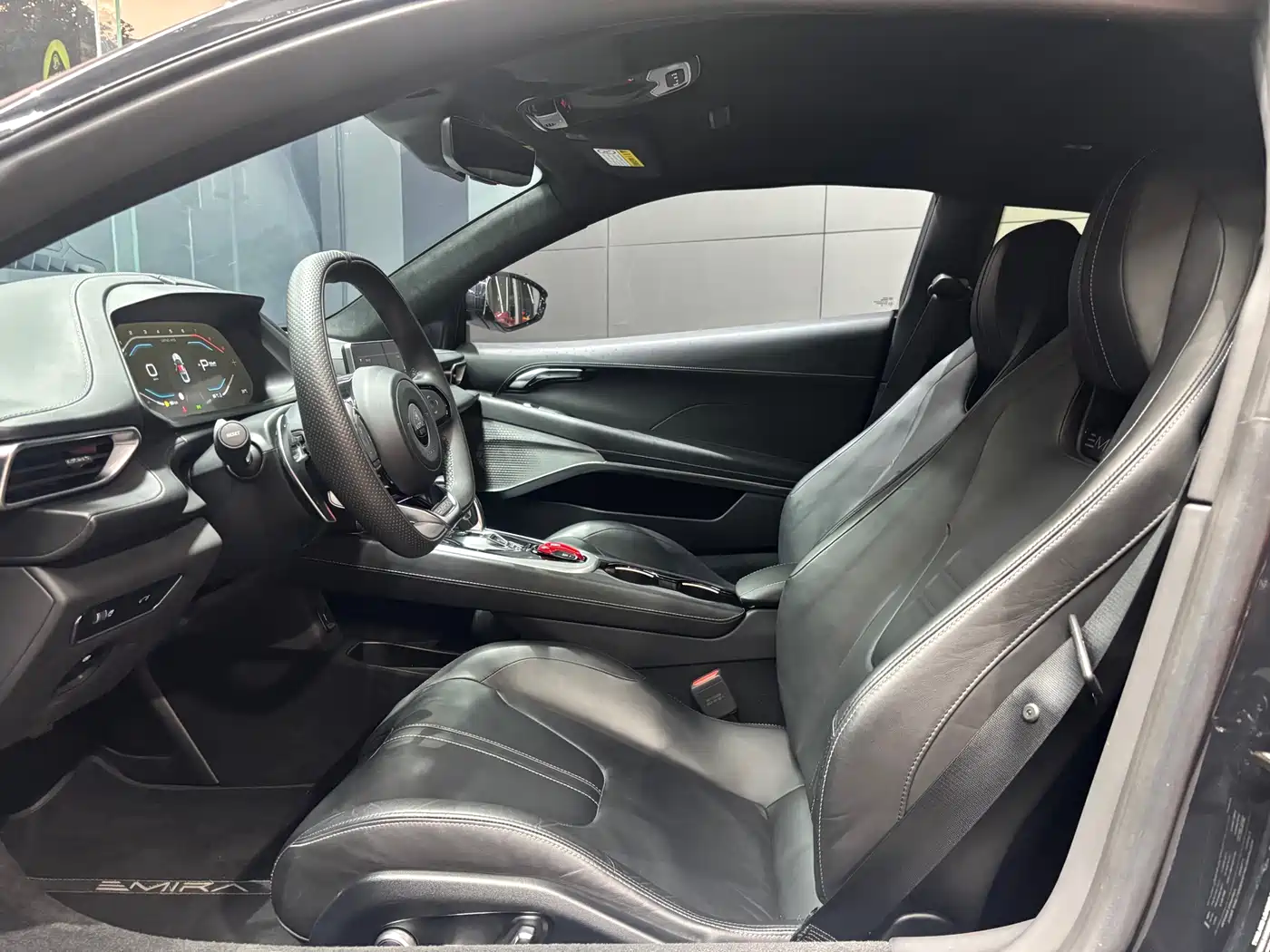 Lotus Cars EMIRA 2021 2.0T DCT First Edition фото 2