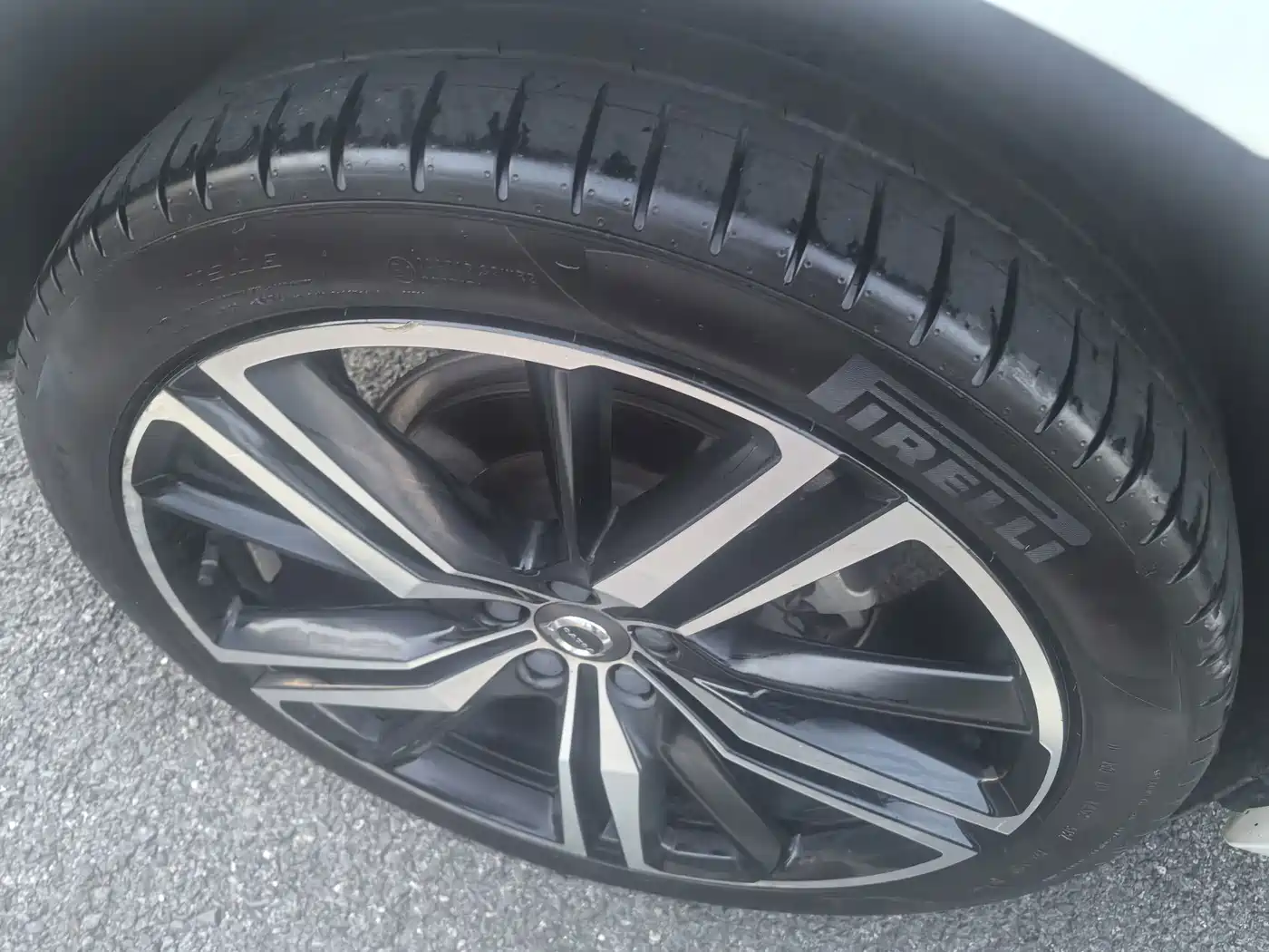 صورة 9 - Volvo XC60 Plug-in Hybrid