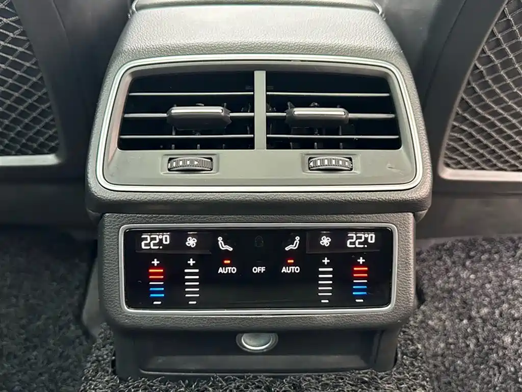 Audi A6L 2021 45 TFSI Exclusive Sport фото 10