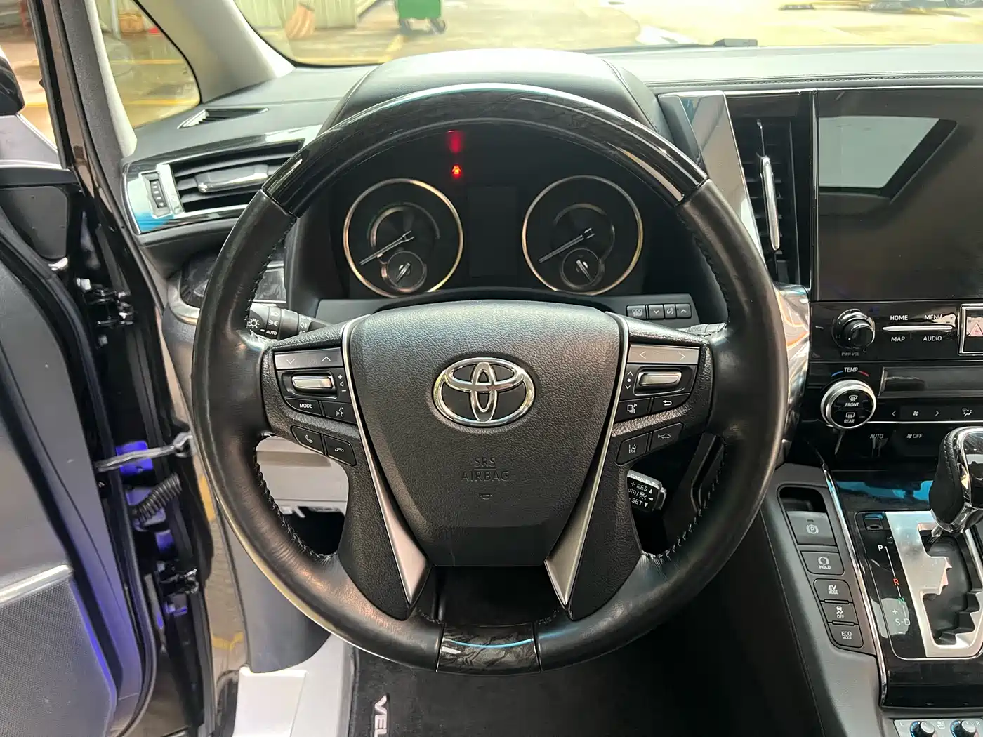 Toyota Vellfire 2019 Hybrid 2.5L HV Luxury Edition фото 11