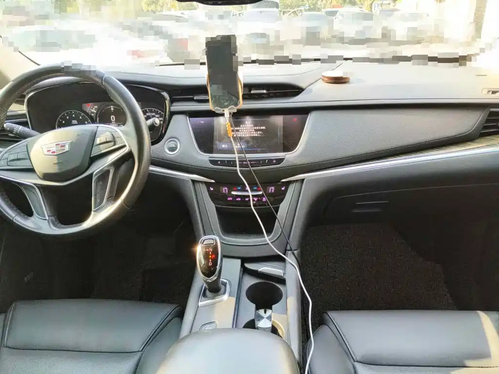 Photo 12 - Cadillac XT5