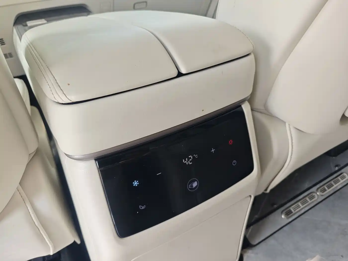WEY Alpine 2026 2025 AWD Alpine 8