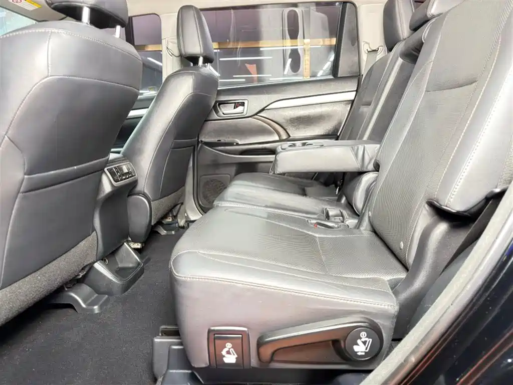 Toyota Highlander 2015 2.0T AWD Luxury Edition 7-seater фото 25