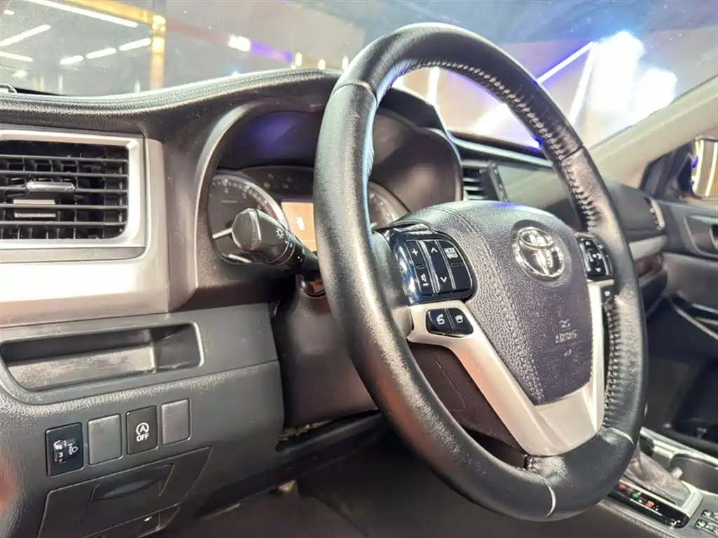 Toyota Highlander 2015 2.0T AWD Luxury Edition 7-seater фото 20