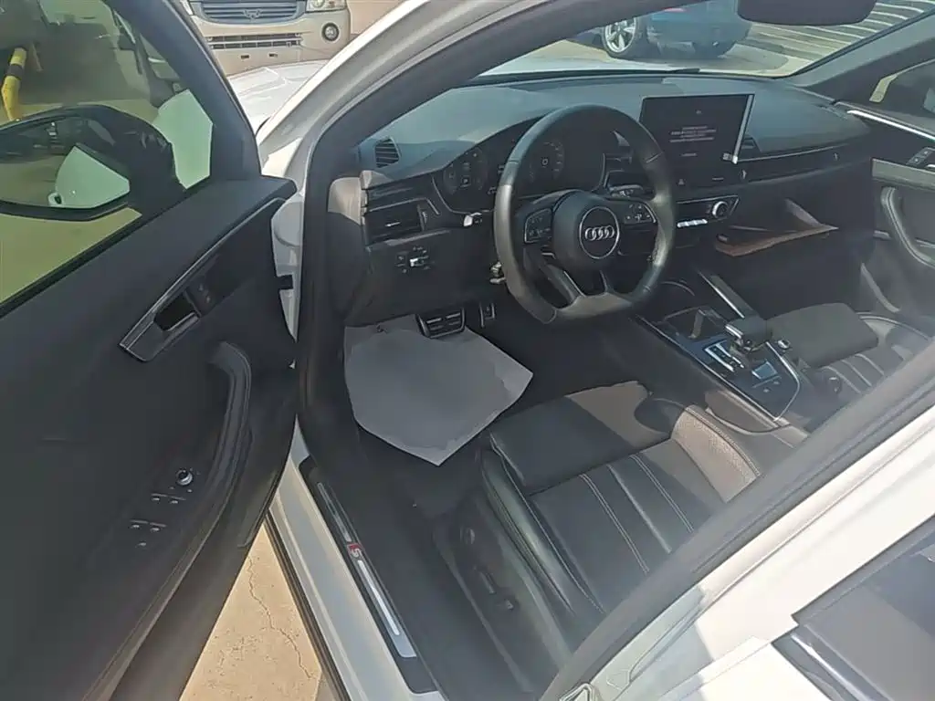Audi A4L 2023 40 TFSI Luxury Sport фото 16