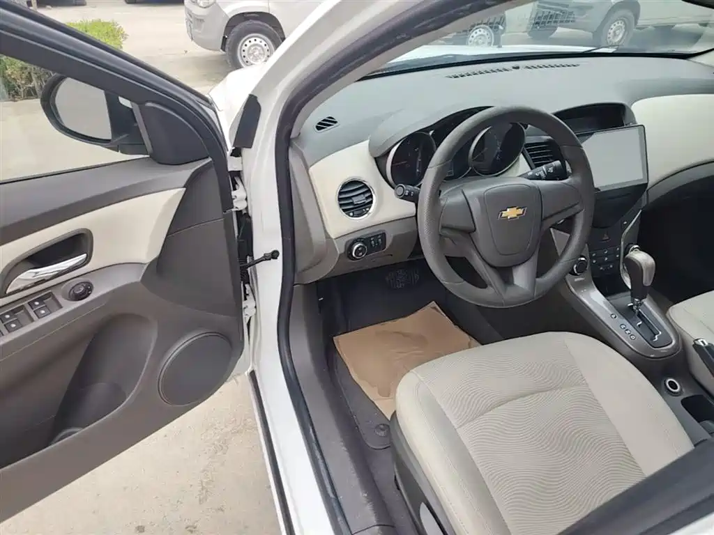 Chevrolet Cruze 2015 1.5L Classic SE AT фото 16