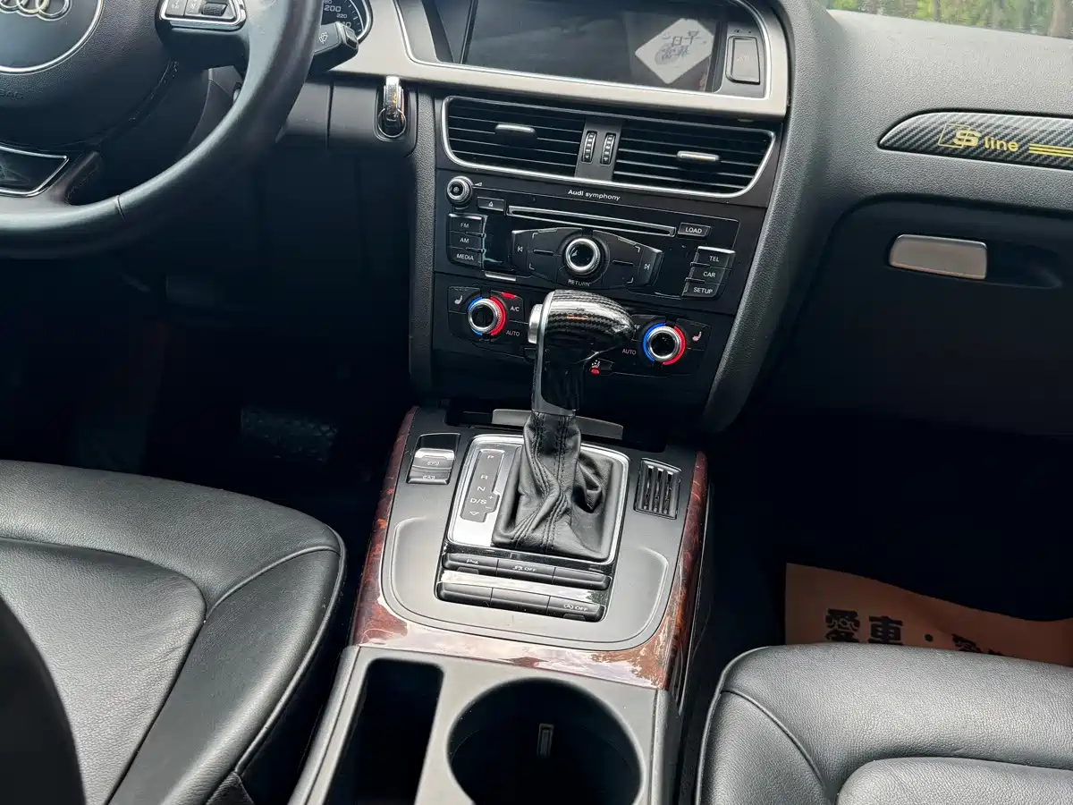 Фото 12 - Audi A4L