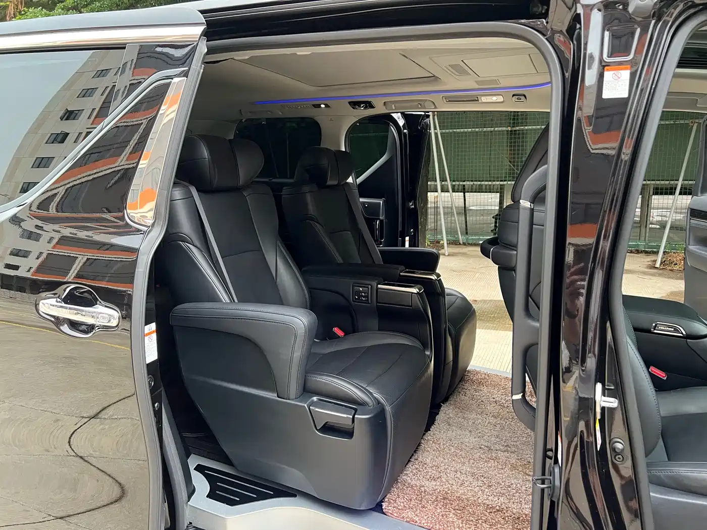 Toyota Vellfire 2019 Hybrid 2.5L HV Luxury Edition фото 9