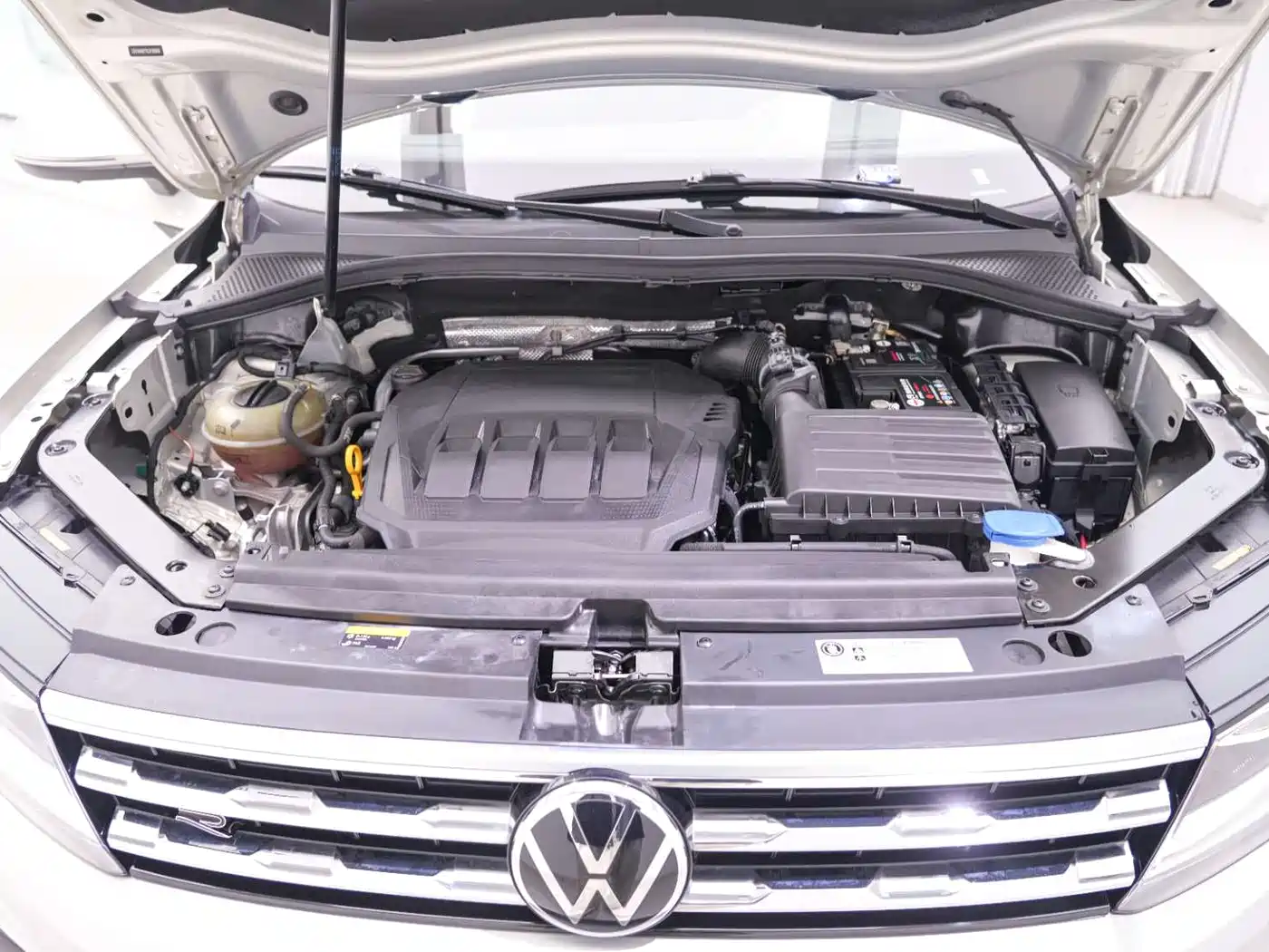 Volkswagen Tiguan L 2021 330TSI Automatic 2WD R-Line Premium фото 22