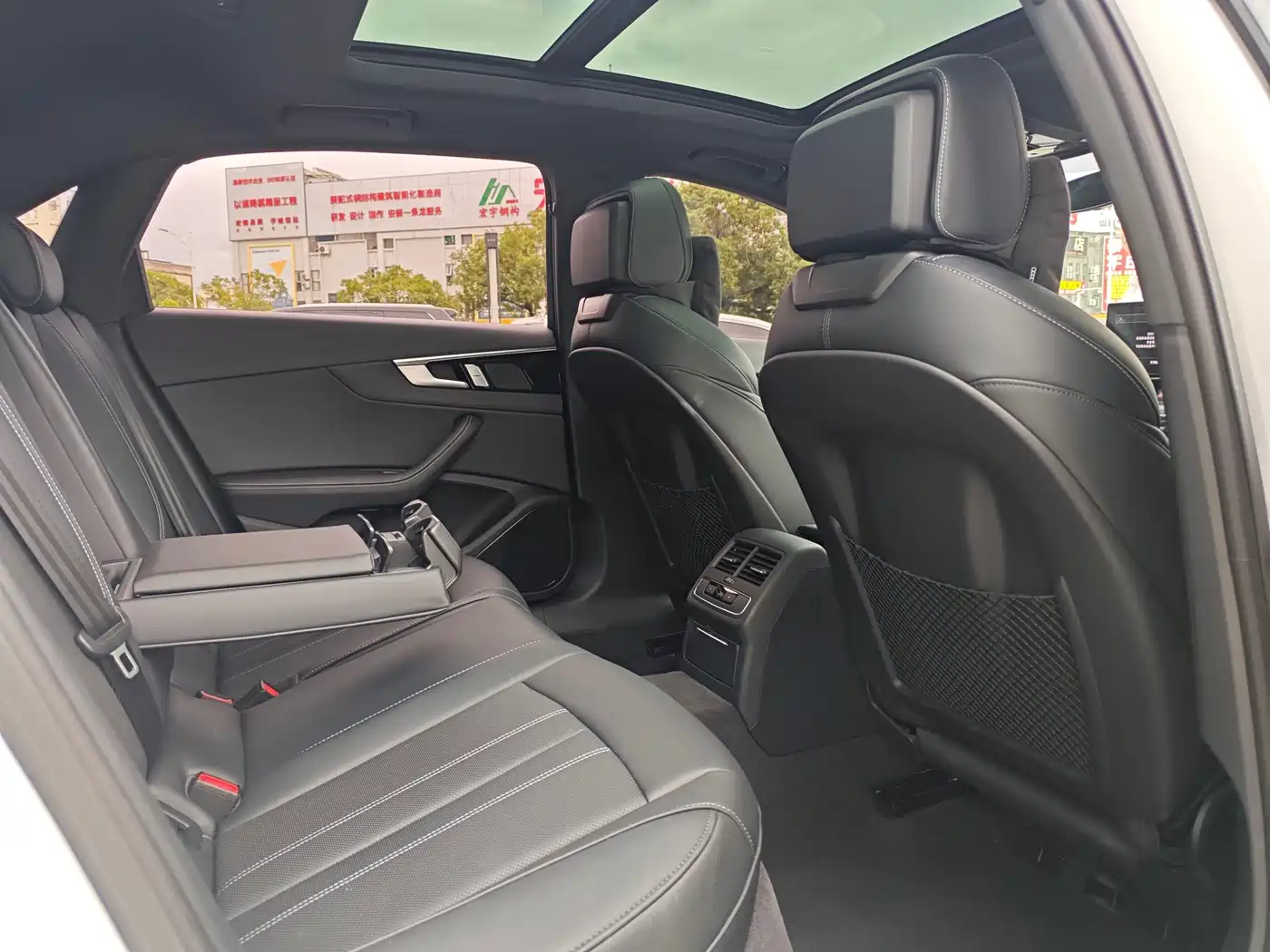 Фото 20 - Audi A4L