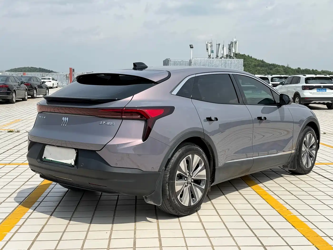 Buick E4 2023 Model Premium Edition фото 5