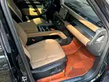 Photo 15 - Land Rover Defender