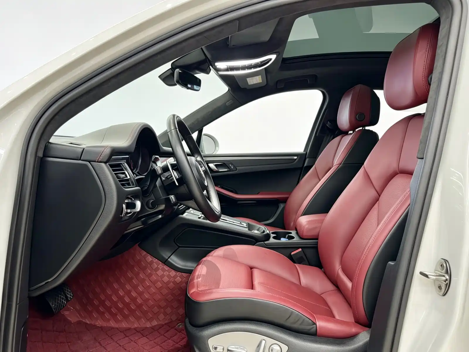 Фото 10 - Porsche Macan