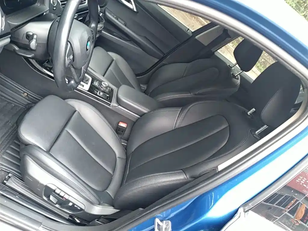 BMW 1 Series 2017 118i Sport фото 15