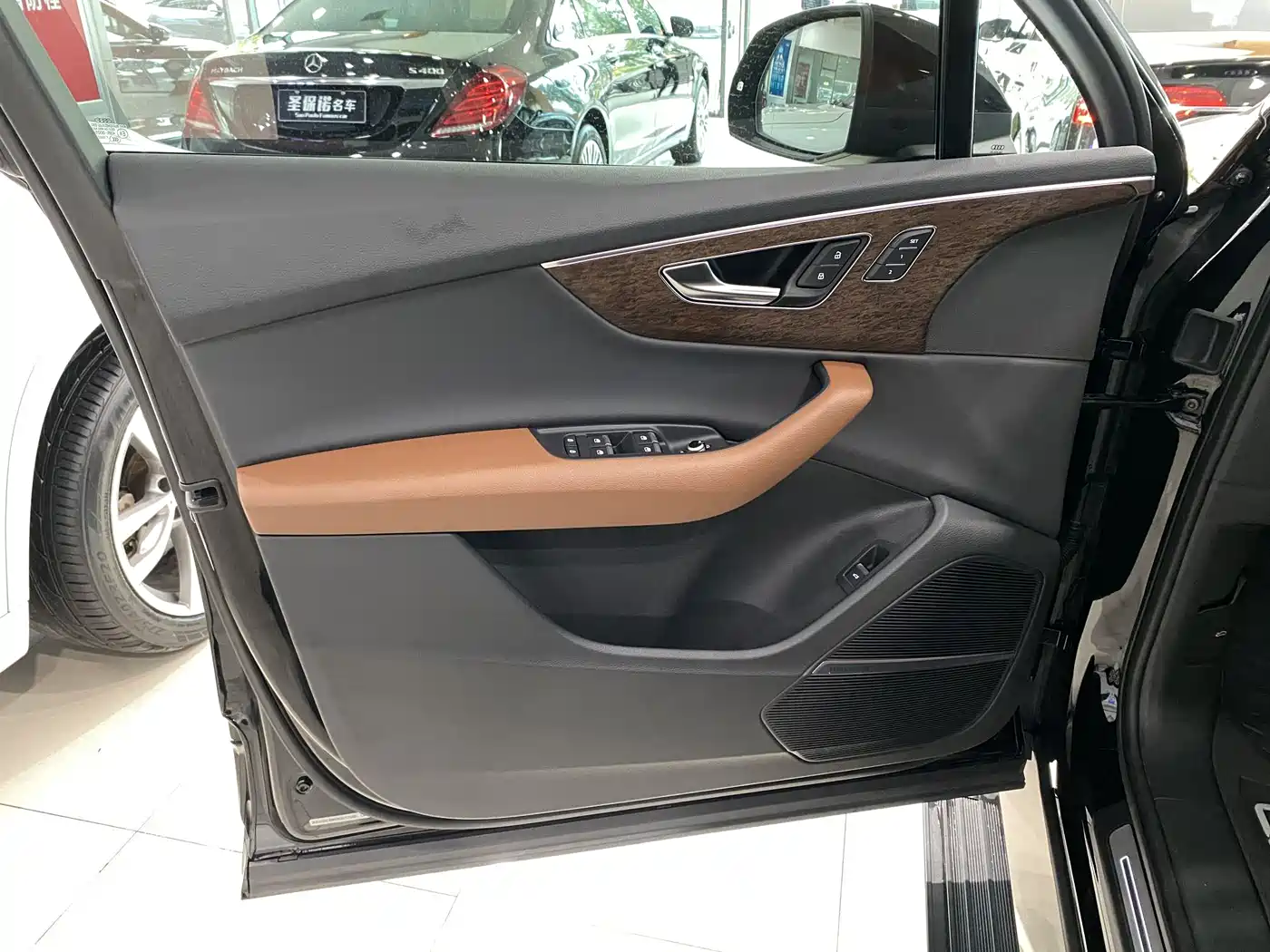 Фото 8 - Audi Q7