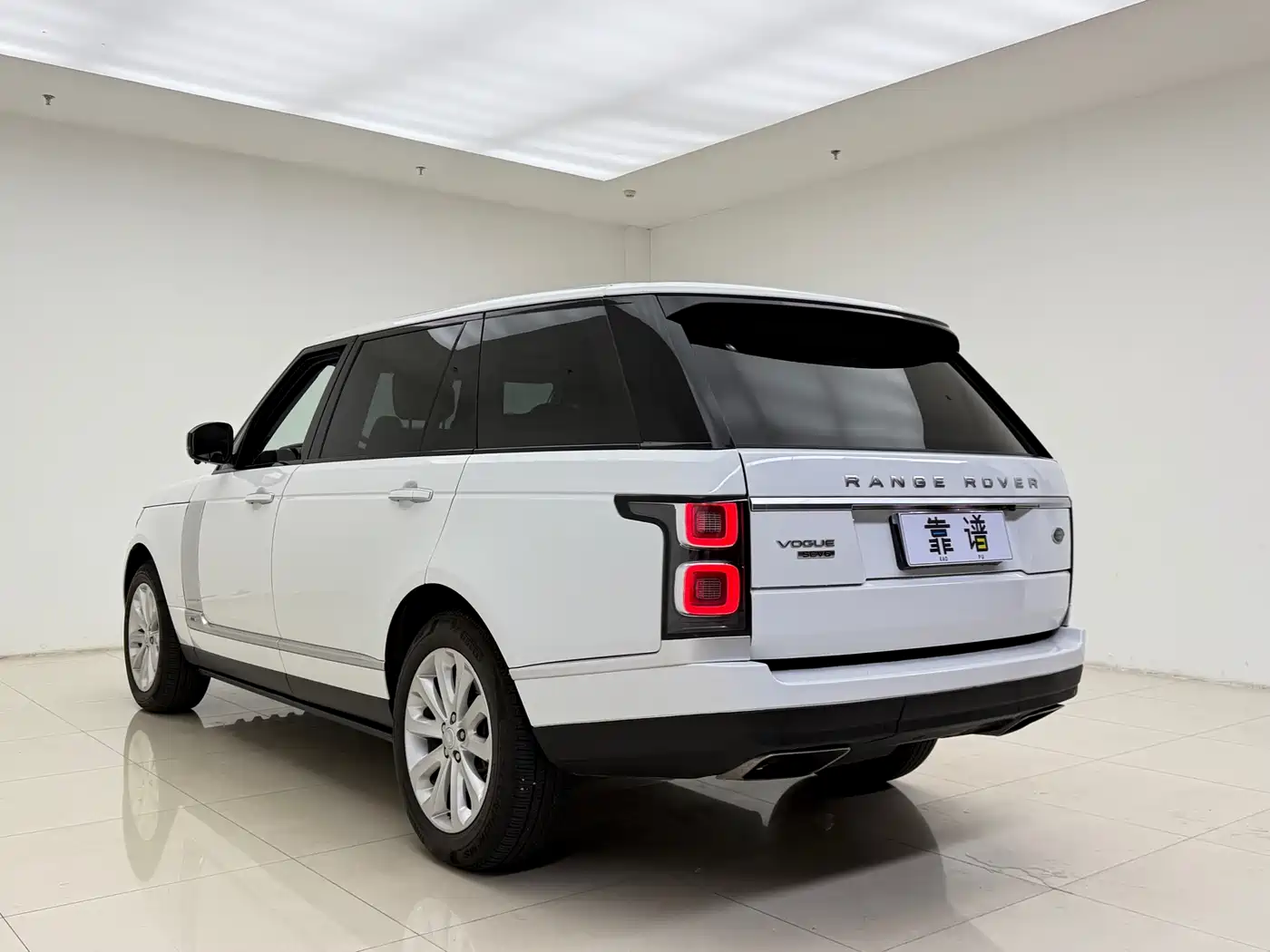 Land Rover Range Rover 2016 3.0 SC V6 Vogue LWB фото 4