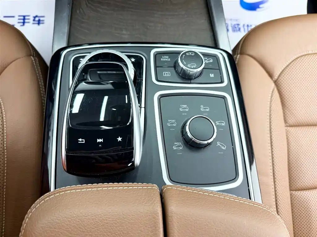 Mercedes-Benz GLS 2018 Facelift GLS 400 4MATIC Luxury фото 14