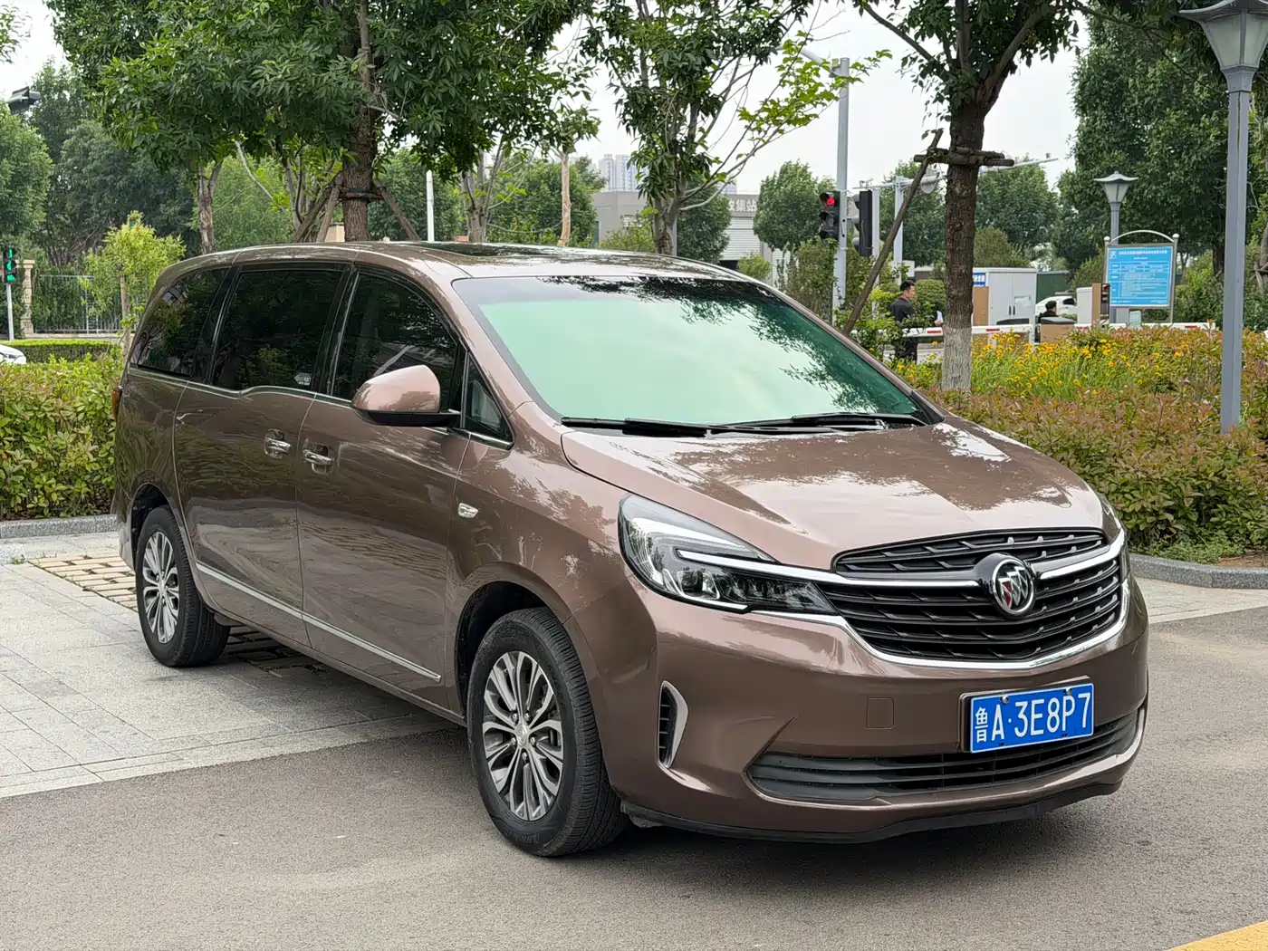 Buick GL8 2021 Land Business Class 652T Luxury фото 3
