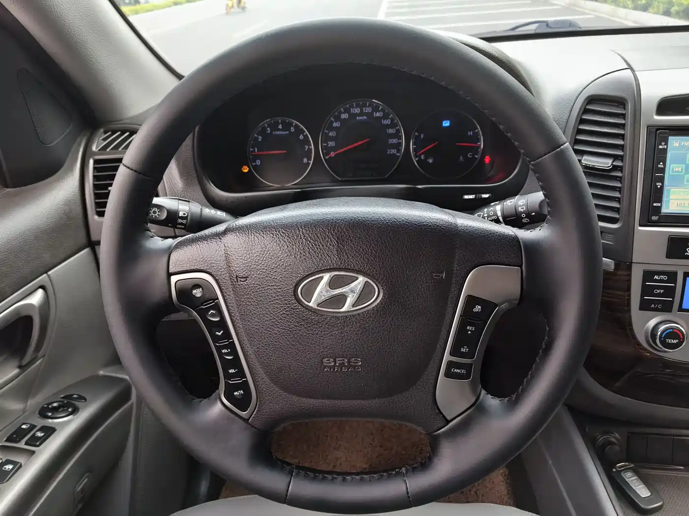 Hyundai Santa Fe Classic 2010 2.4 Luxury 7-Seater AWD фото 16