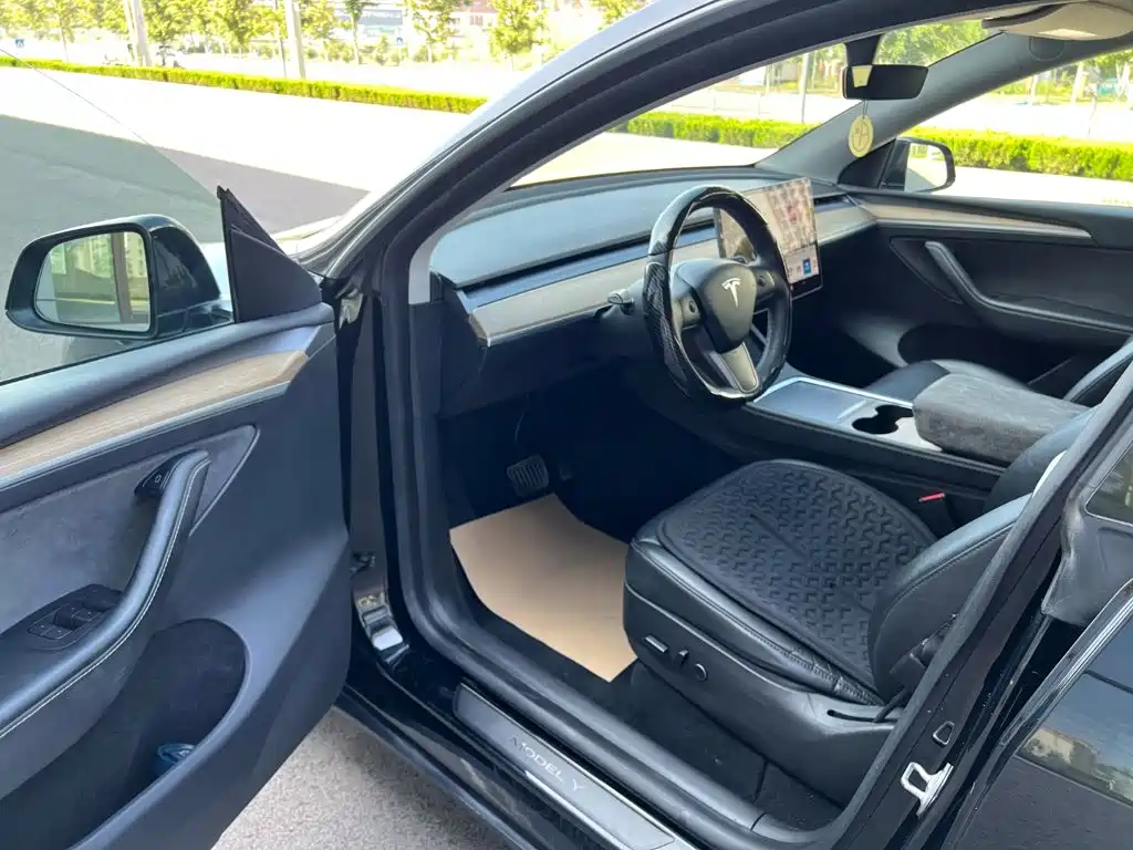 Фото 6 - Tesla Model Y