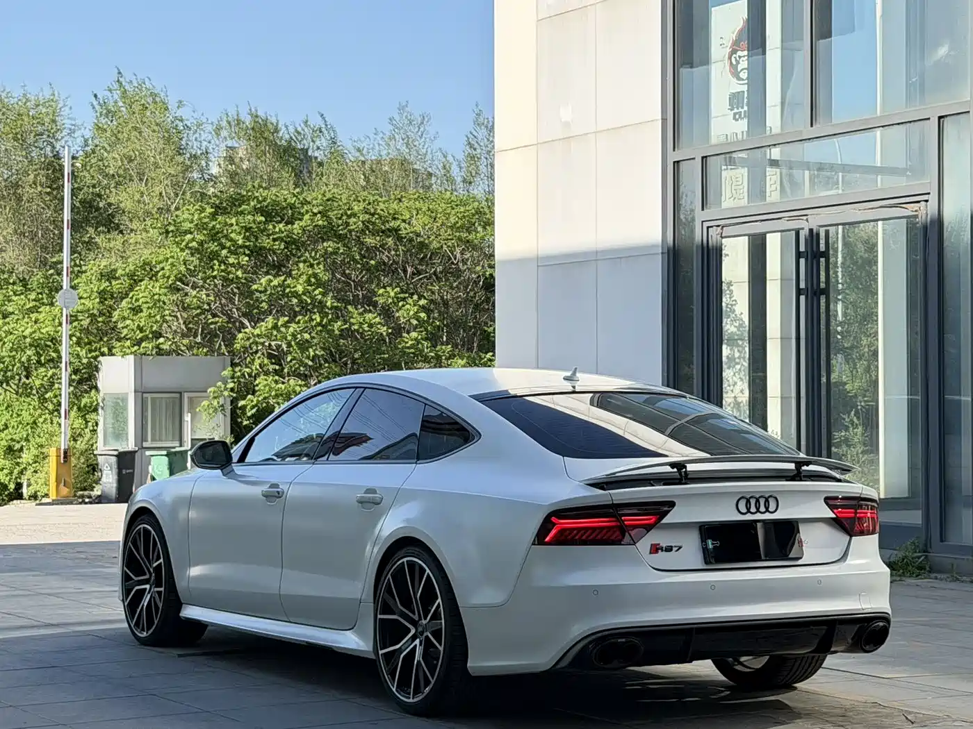 Audi RS 7 2016 RS 7 4.0T Sportback Performance фото 5