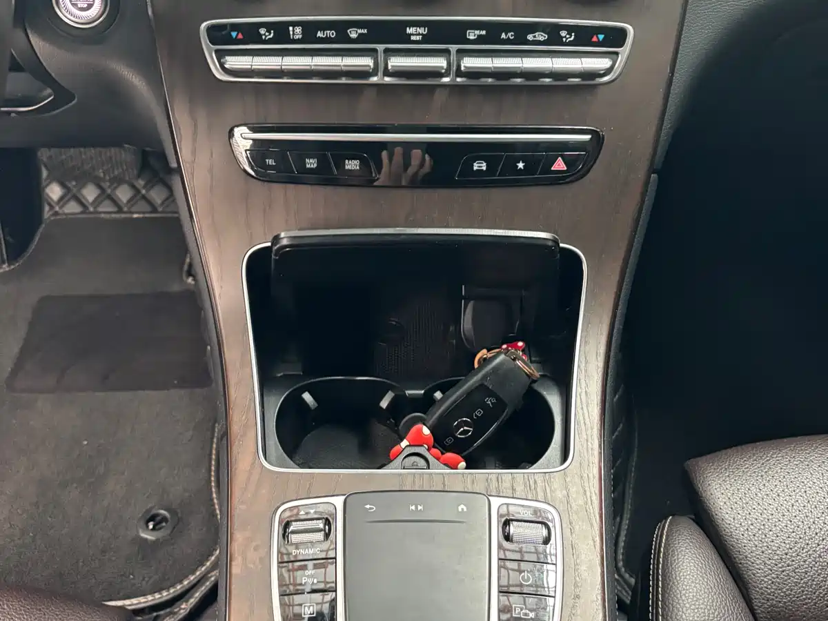 Mercedes-Benz GLC 2020 Facelift GLC 300 L 4MATIC Dynamic фото 12