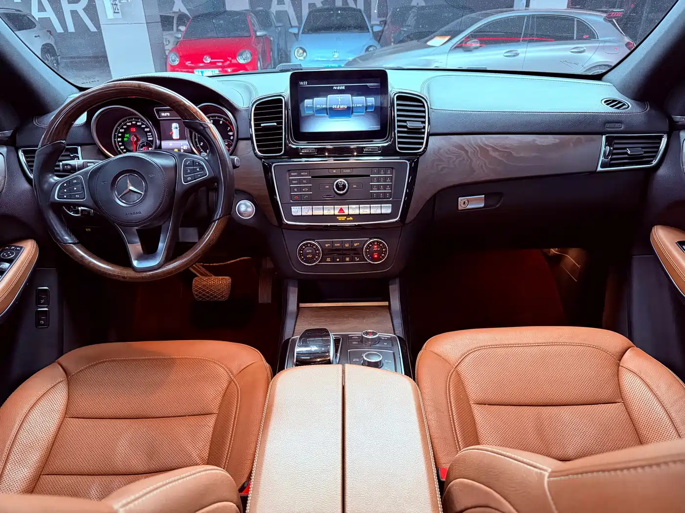 Mercedes-Benz GLS 2017 GLS 500 4MATIC фото 24