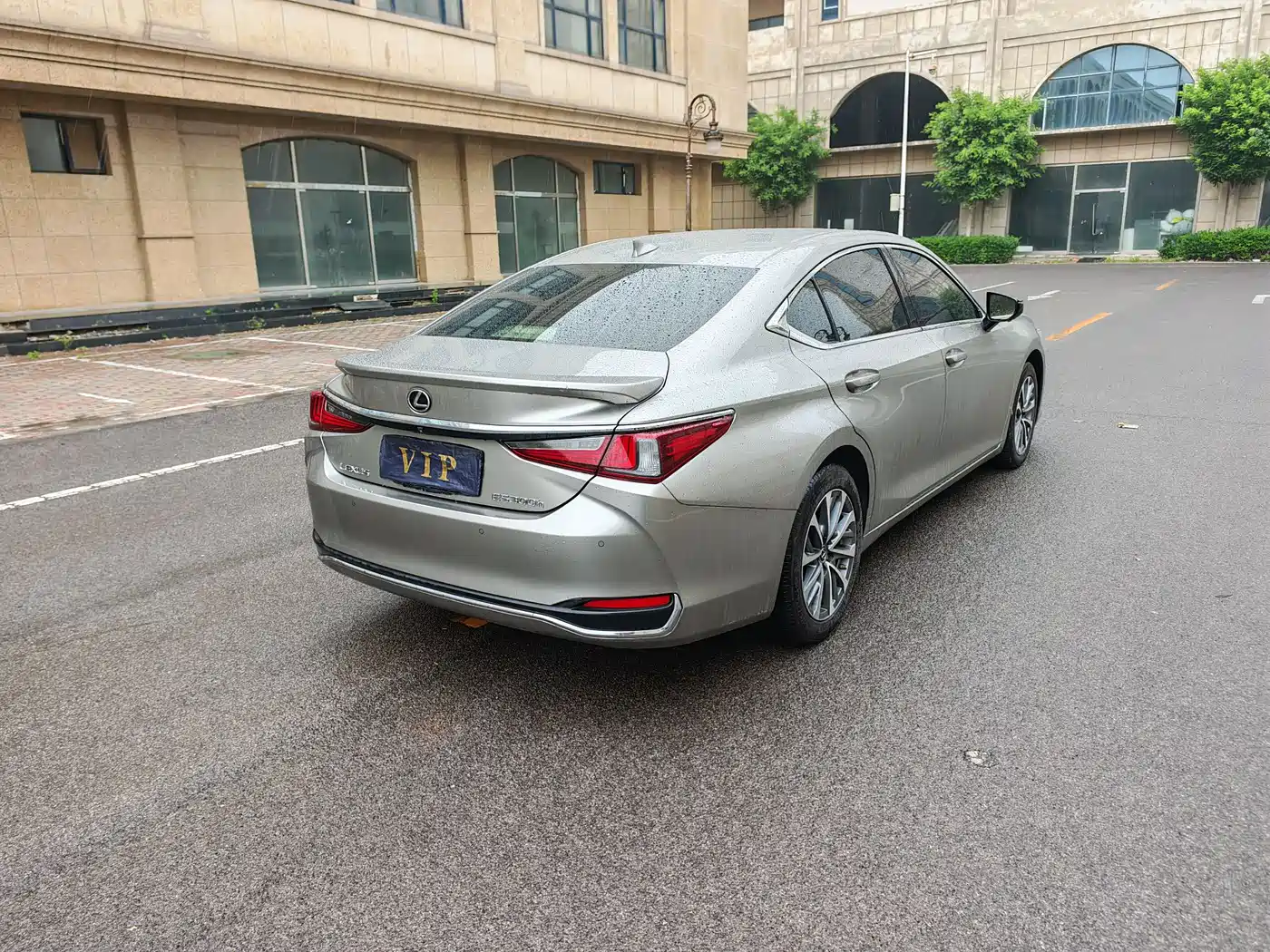 Lexus ES 2022 300h Excellence Edition фото 14
