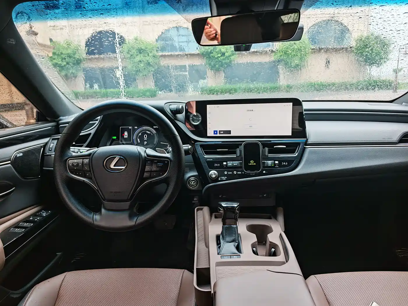 Lexus ES 2022 300h Excellence Edition фото 10
