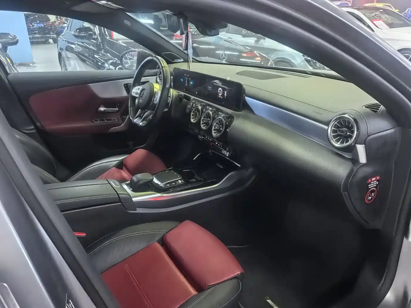 Mercedes-Benz A-Class AMG (Import) 2020 AMG A 35 4MATIC фото 12