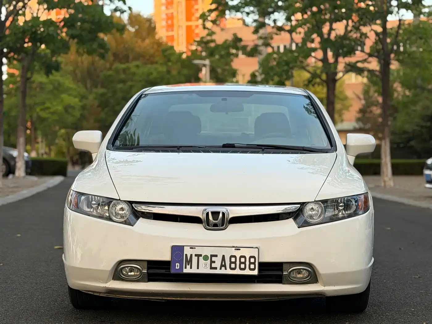 Фото 2 - Honda Civic