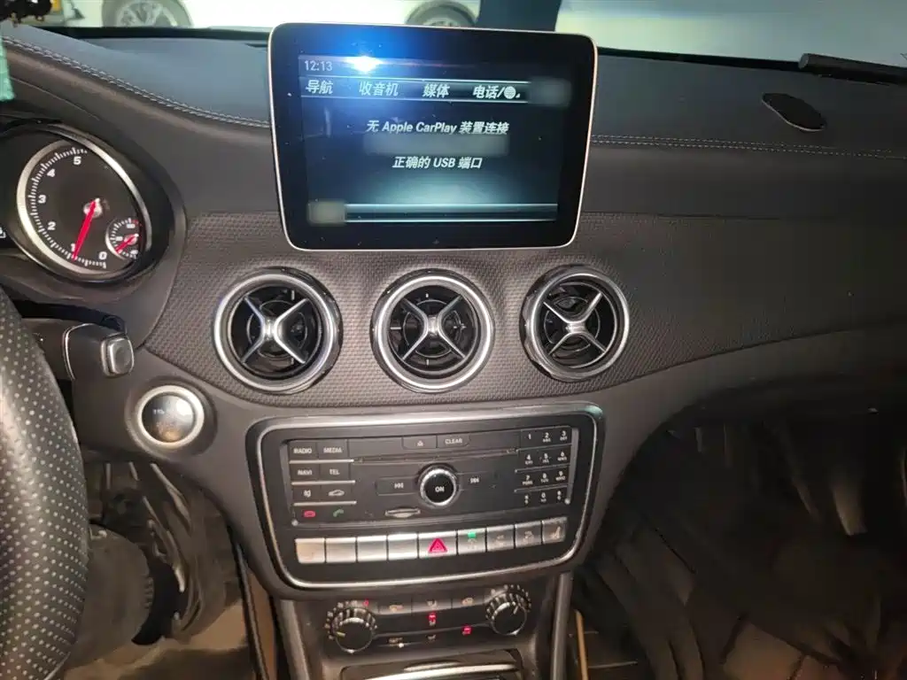 Mercedes-Benz GLA 2017 GLA 220 4MATIC Fashion фото 6
