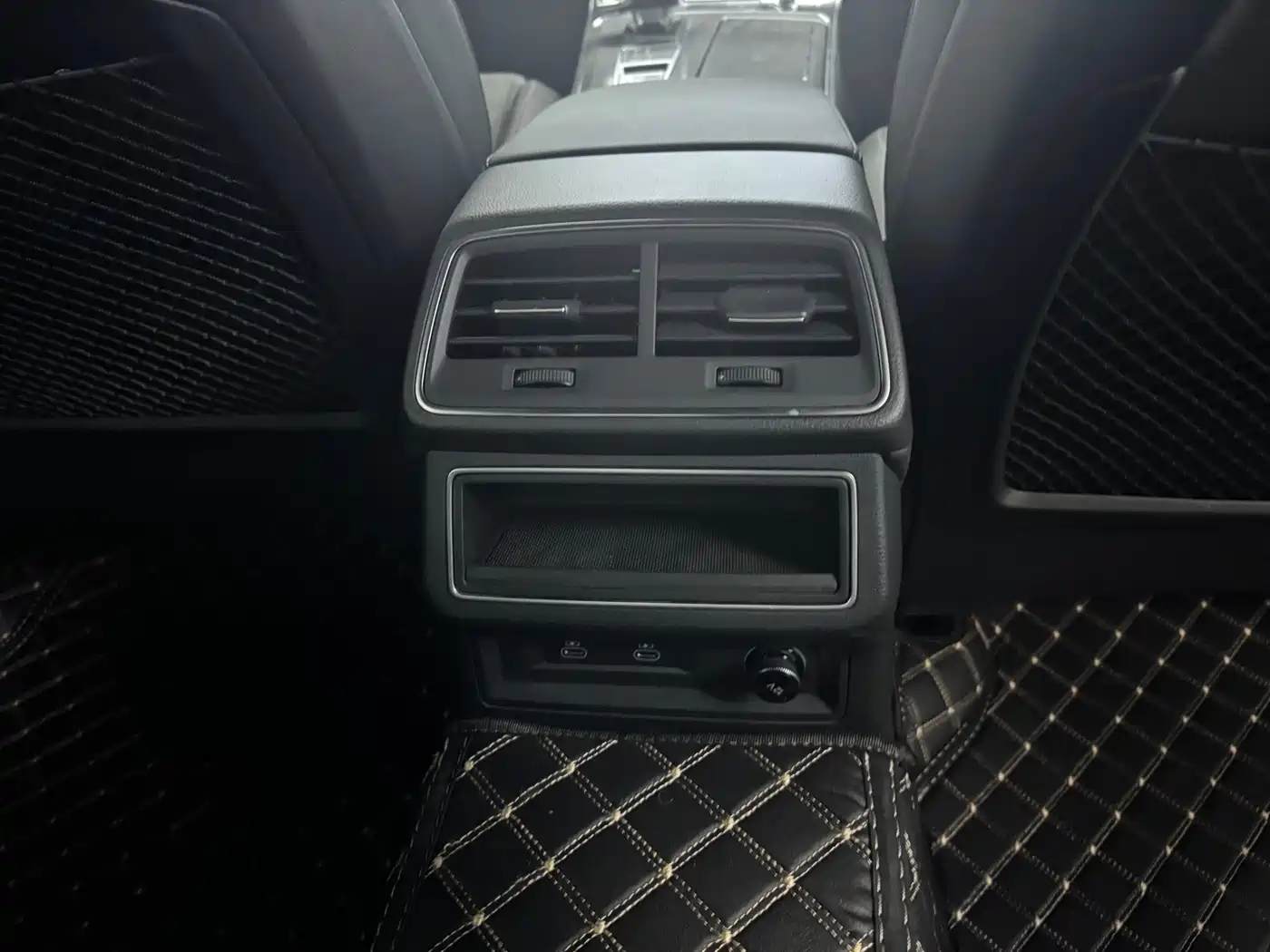 Audi A6L 2024 40 TFSI Luxury Dynamic фото 12