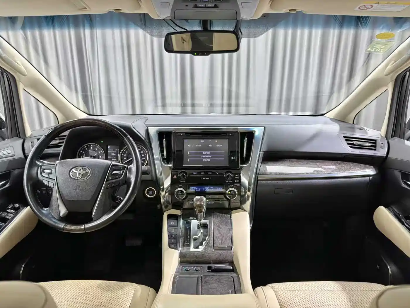 Toyota Alphard 2020 Hybrid 2.5L Premium Edition фото 8