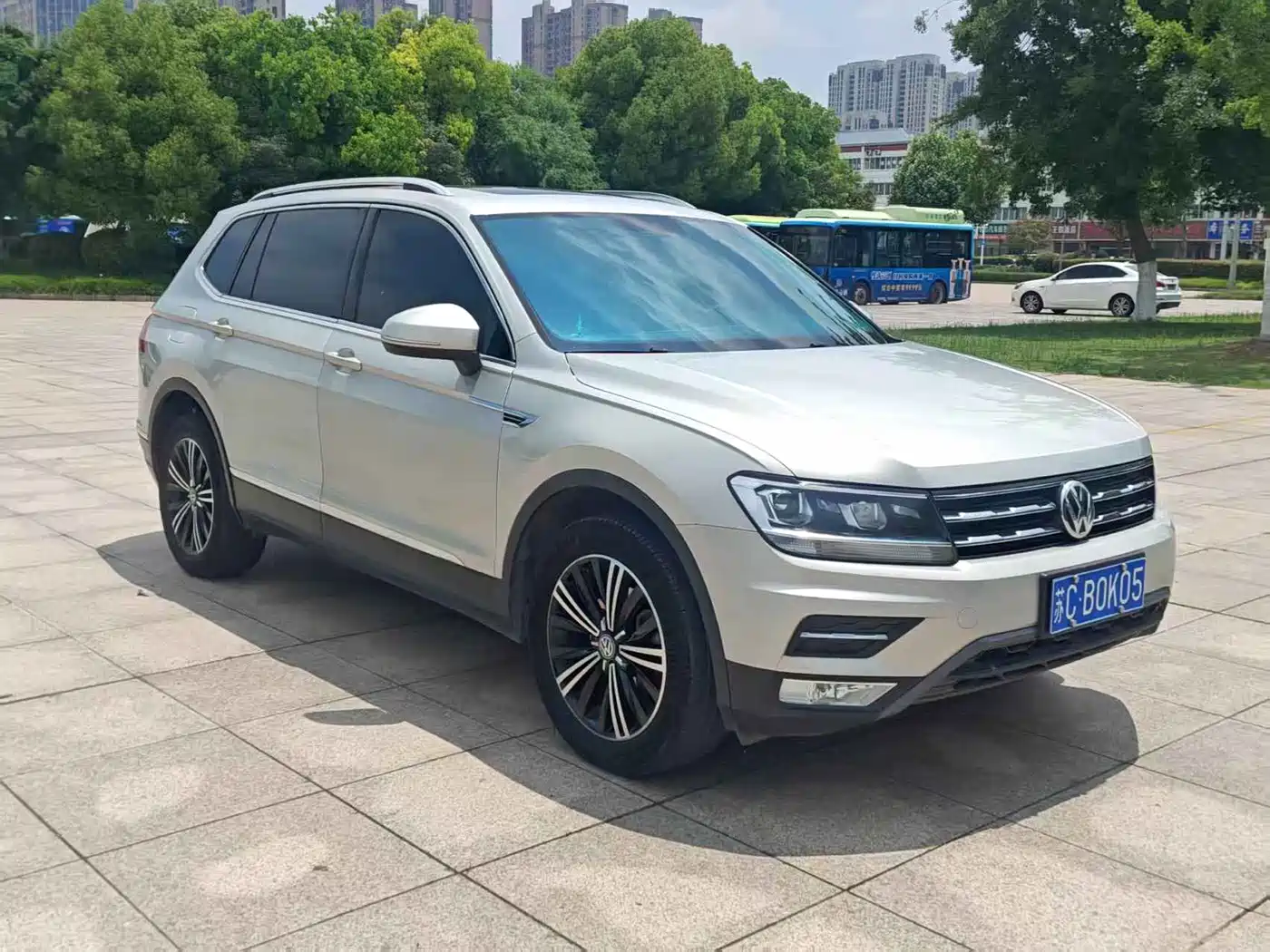 Volkswagen Tiguan L 2019 330TSI Automatic 2WD Panorama Comfort Edition China VI фото 3
