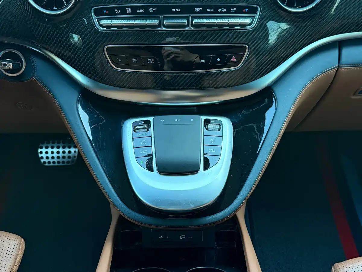 Mercedes-Benz V-Class 2022 V 260 L Long Wheelbase Luxury Edition фото 16