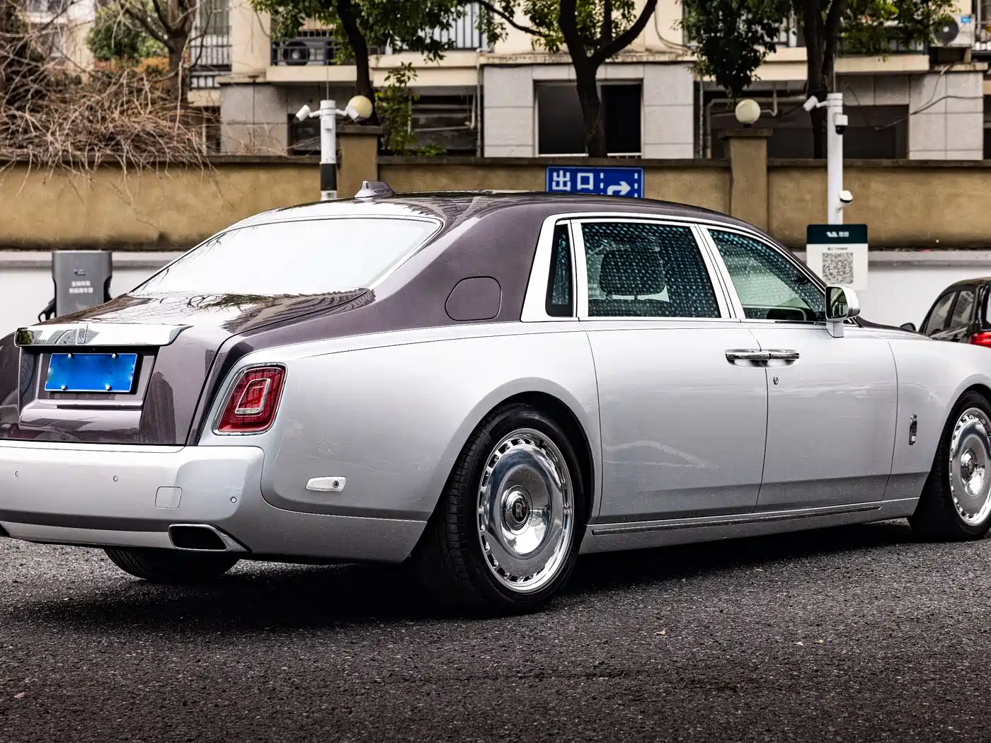 Rolls-Royce Phantom 2018 6.7T Long Wheelbase Version фото 21