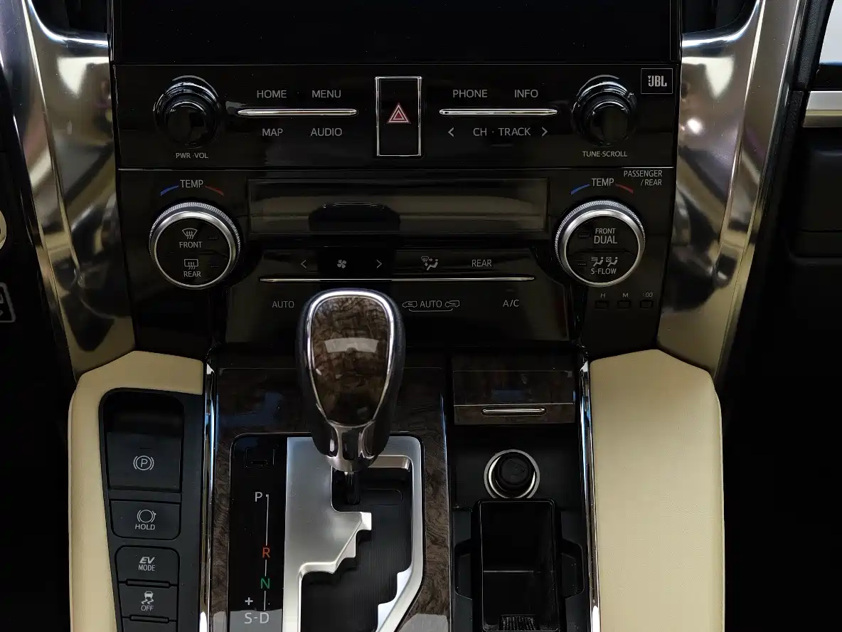 Toyota Alphard 2021 Hybrid 2.5L Luxury фото 13
