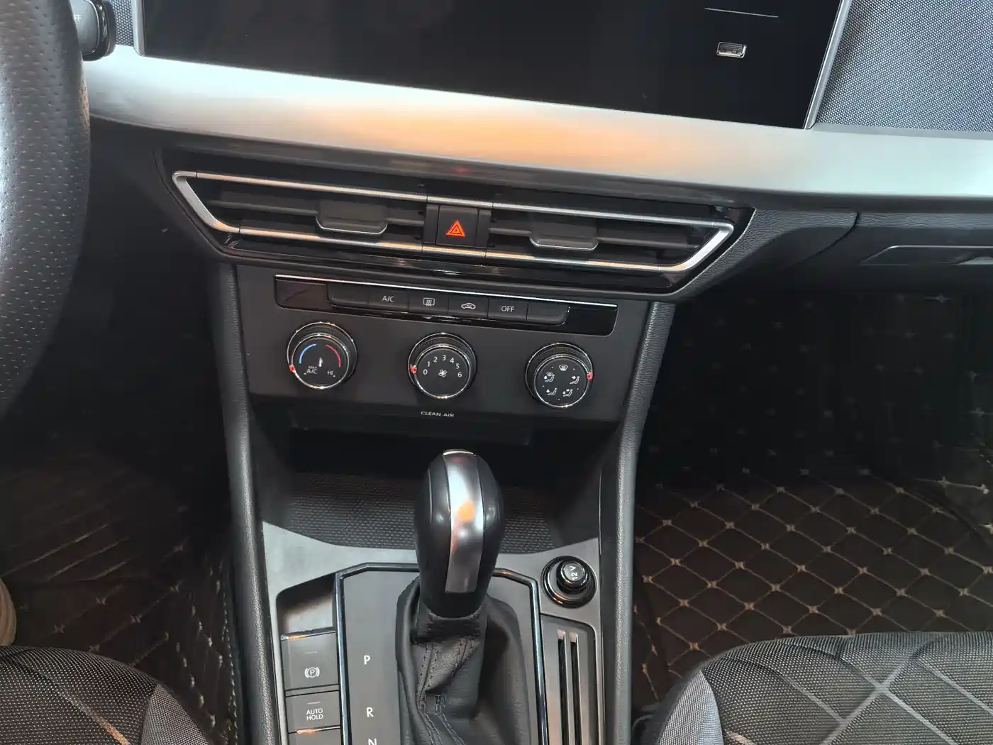 Volkswagen Lavida 2023 1.5L Auto Delight Edition фото 8