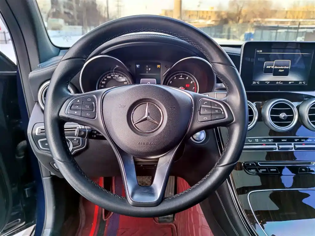 Mercedes-Benz GLC 2016 GLC 260 4MATIC Dynamic фото 12