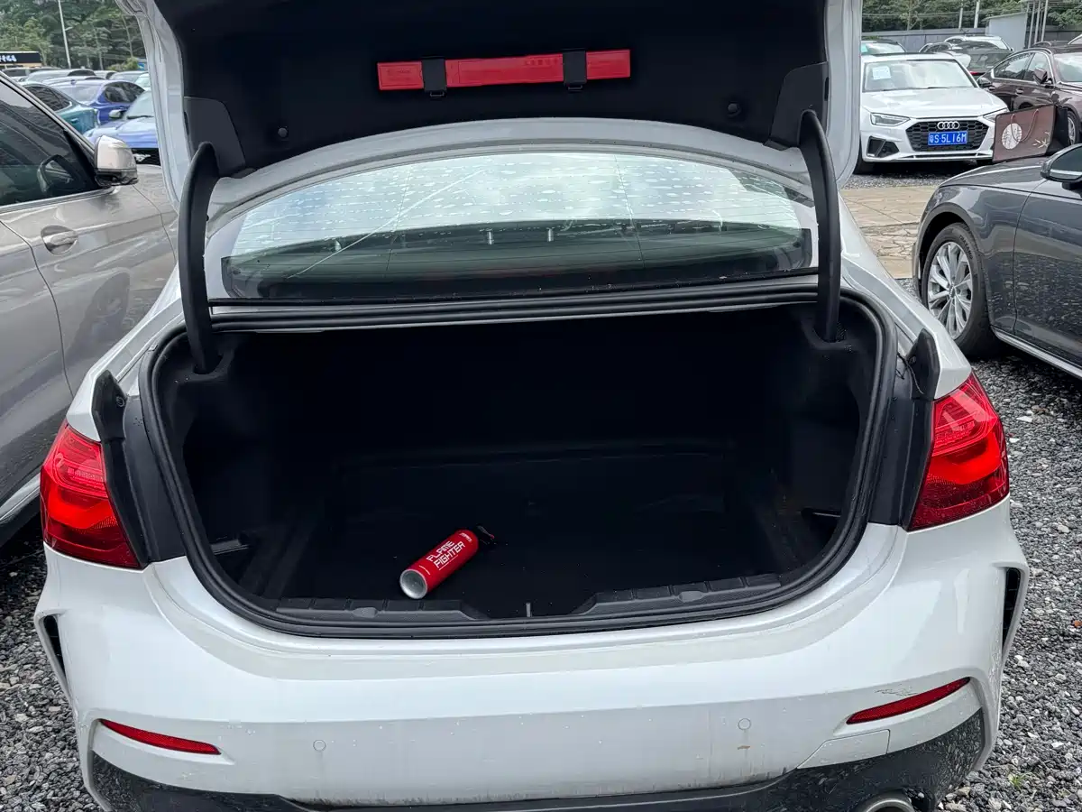BMW 1 Series 2021 120i M Sport фото 19