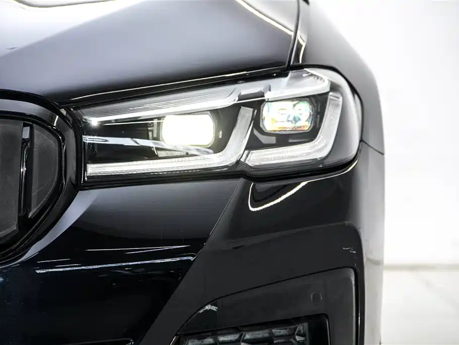 BMW 5 Series 2021 530Li Leading M Sport Package фото 10